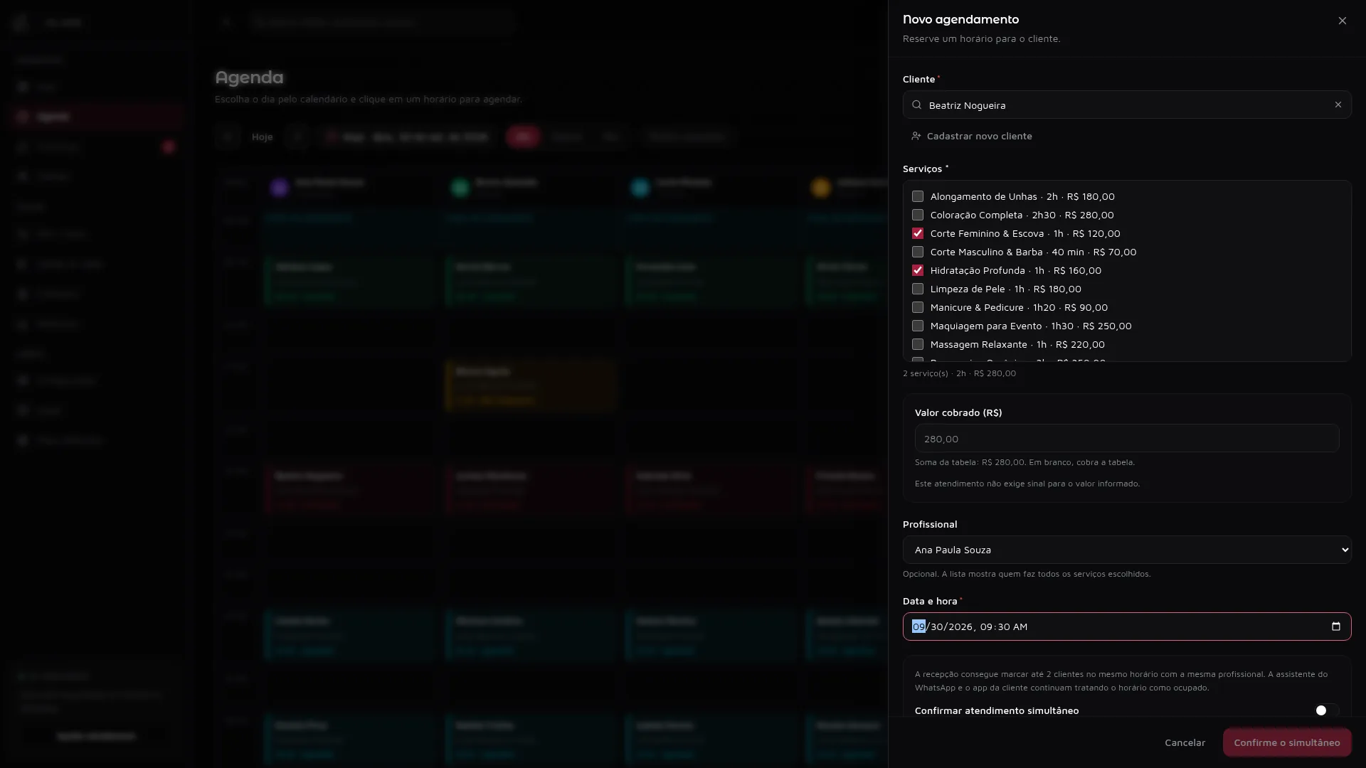 Janela de novo agendamento no IG One com o catálogo de serviços e os preços, em modo escuro.